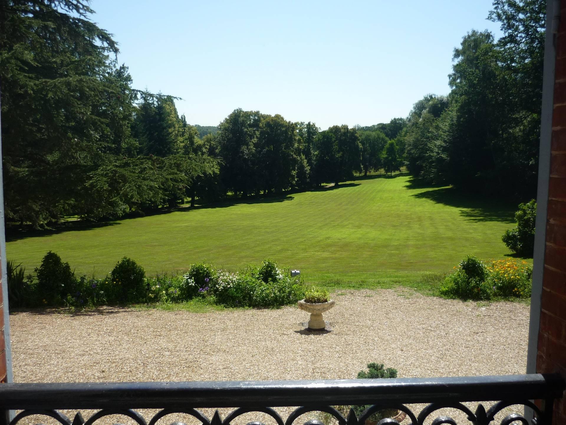  Château : vue des salons 